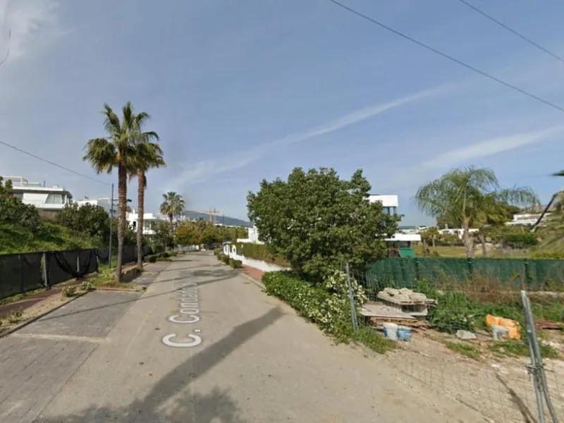 Prime Residential Plot in El Campanario – Ideal for Villa Project