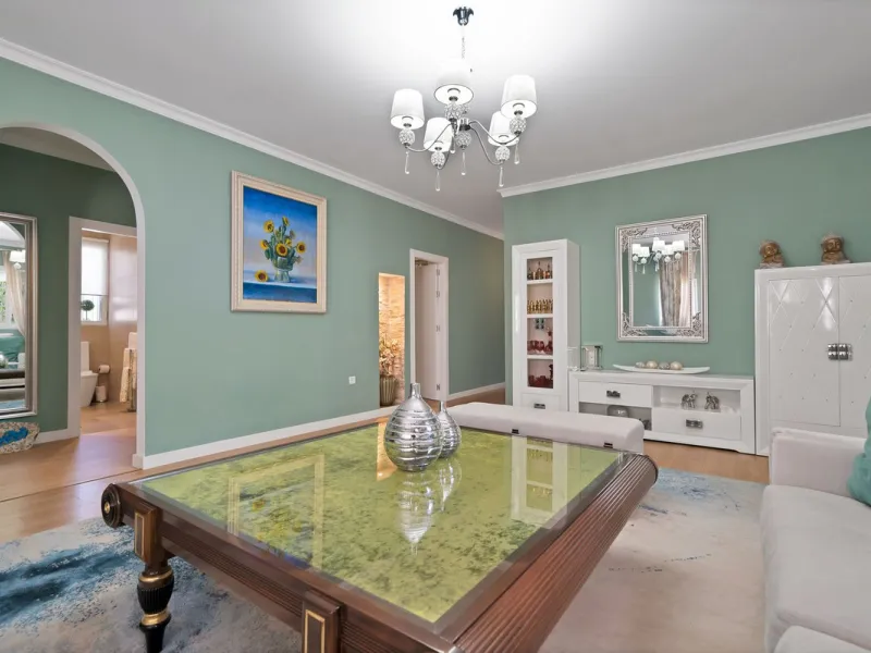 Located in the peaceful and sought-after area of Buenas Noches, just 2 minutes from the beach, this stunning property has been fully renovated using high-quality materials and refined contemporary design. Ideal as a family home or a second residence, it o