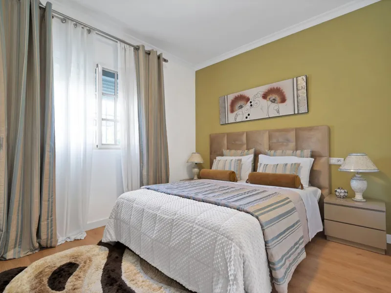 Located in the peaceful and sought-after area of Buenas Noches, just 2 minutes from the beach, this stunning property has been fully renovated using high-quality materials and refined contemporary design. Ideal as a family home or a second residence, it o