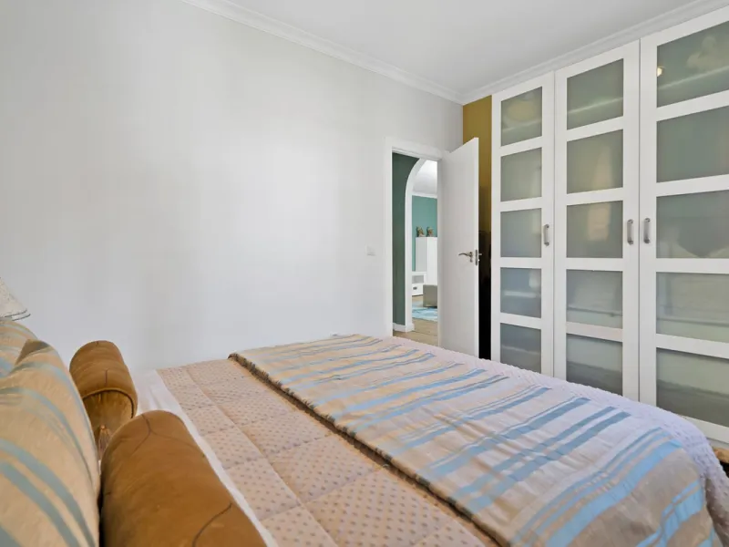 Located in the peaceful and sought-after area of Buenas Noches, just 2 minutes from the beach, this stunning property has been fully renovated using high-quality materials and refined contemporary design. Ideal as a family home or a second residence, it o