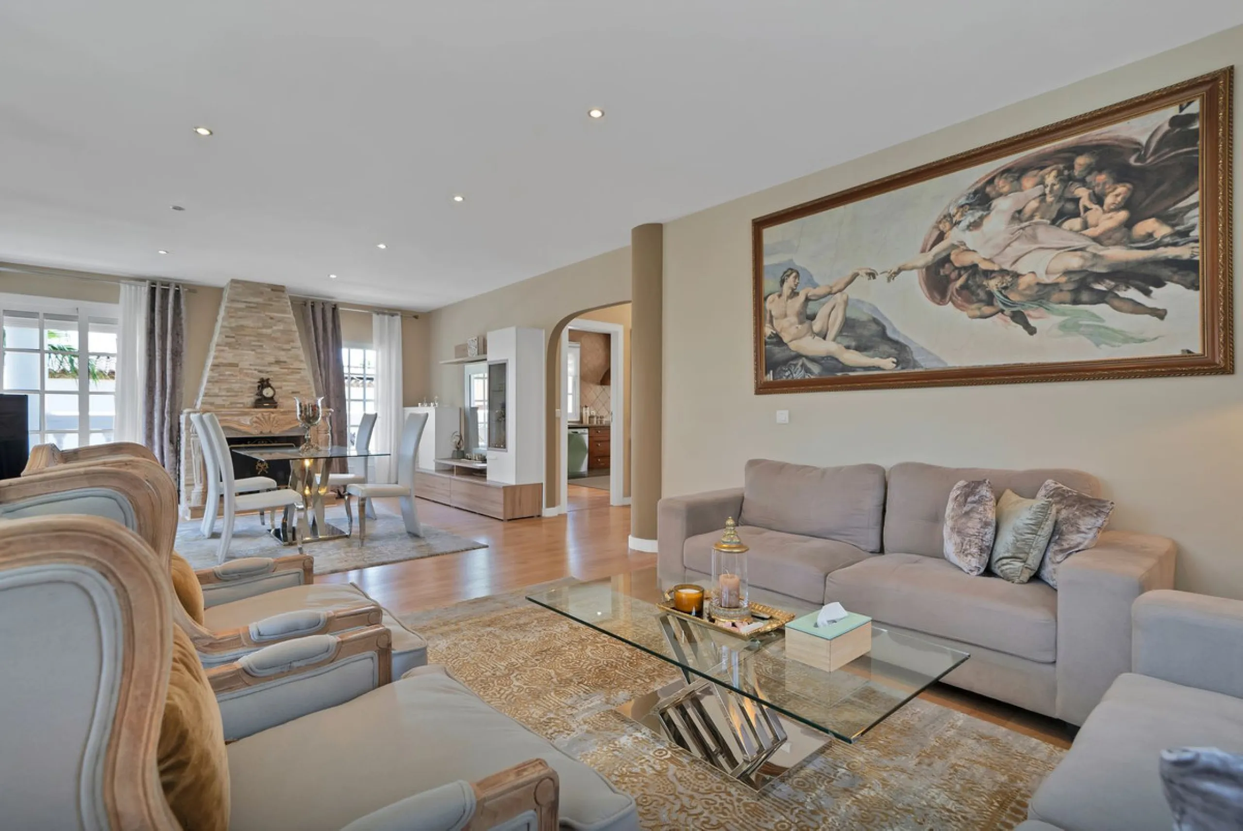 Located in the peaceful and sought-after area of Buenas Noches, just 2 minutes from the beach, this stunning property has been fully renovated using high-quality materials and refined contemporary design. Ideal as a family home or a second residence, it o