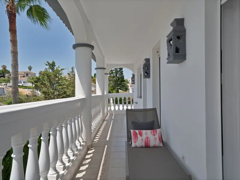 Located in the peaceful and sought-after area of Buenas Noches, just 2 minutes from the beach, this stunning property has been fully renovated using high-quality materials and refined contemporary design. Ideal as a family home or a second residence, it o