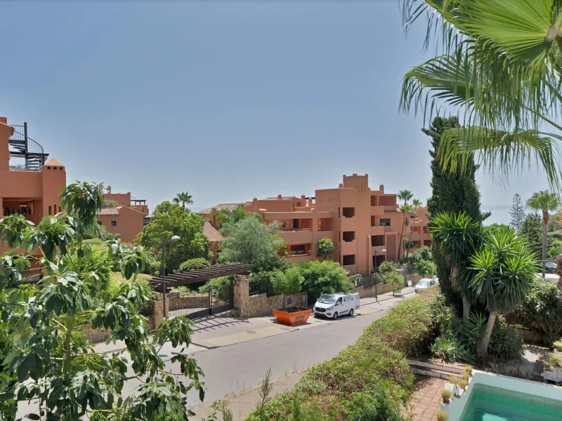 Located in the peaceful and sought-after area of Buenas Noches, just 2 minutes from the beach, this stunning property has been fully renovated using high-quality materials and refined contemporary design. Ideal as a family home or a second residence, it o