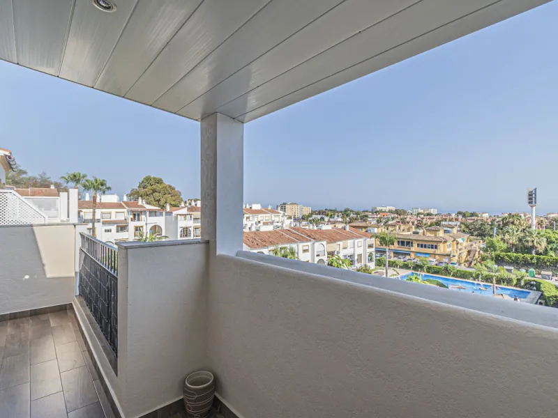 PENTHOUSE WITH SEA VIEWS