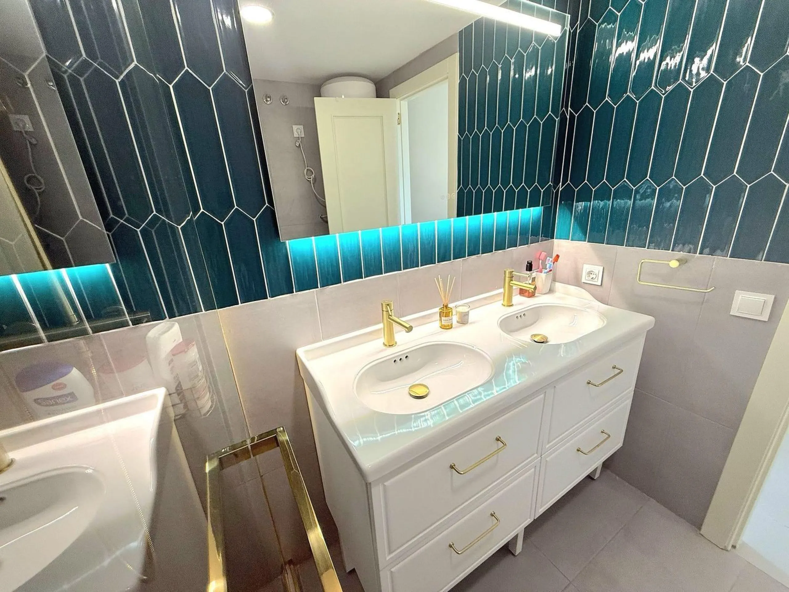 Exclusivo apartamento reformado en primera línea de mar en Calafell