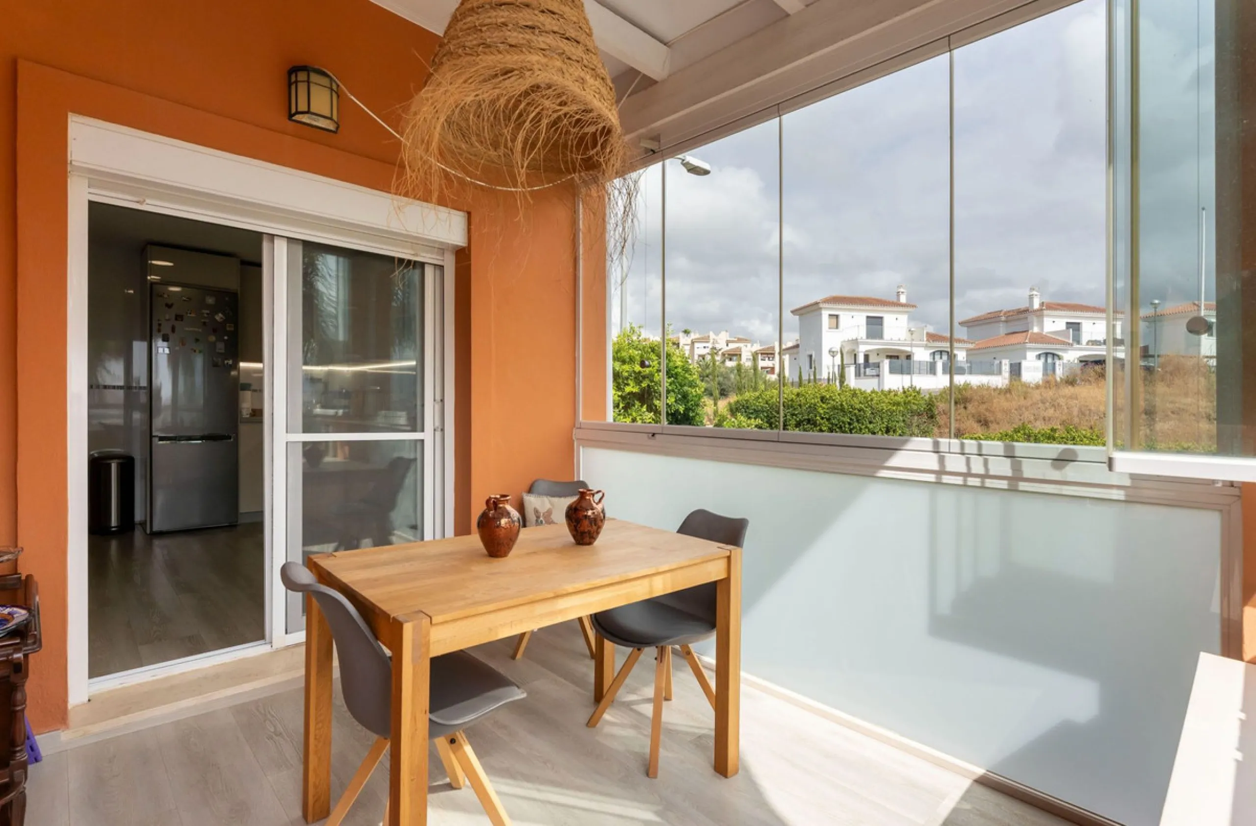 Located in the sought-after residential area of Cerro del Águila on Mijas Costa, this beautifully presented detached corner villa offers a unique combination of privacy, open views, and exceptional comfort. Enjoy uninterrupted panoramic vistas across the 