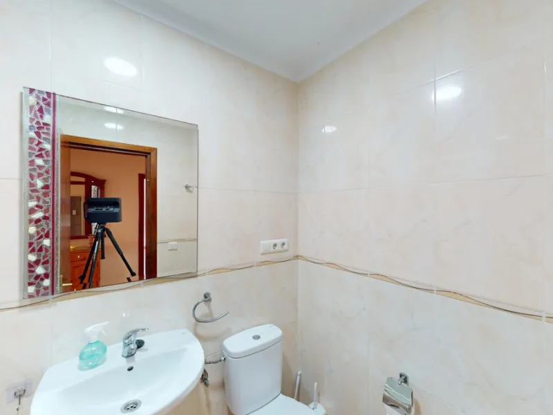 Discover this exceptional 3-bedroom apartment located on one of Torre del Mars main streets, just steps from the beach. This frontline property offers stunning panoramic sea views from all three bedrooms, with two featuring built-in wardrobes for added co