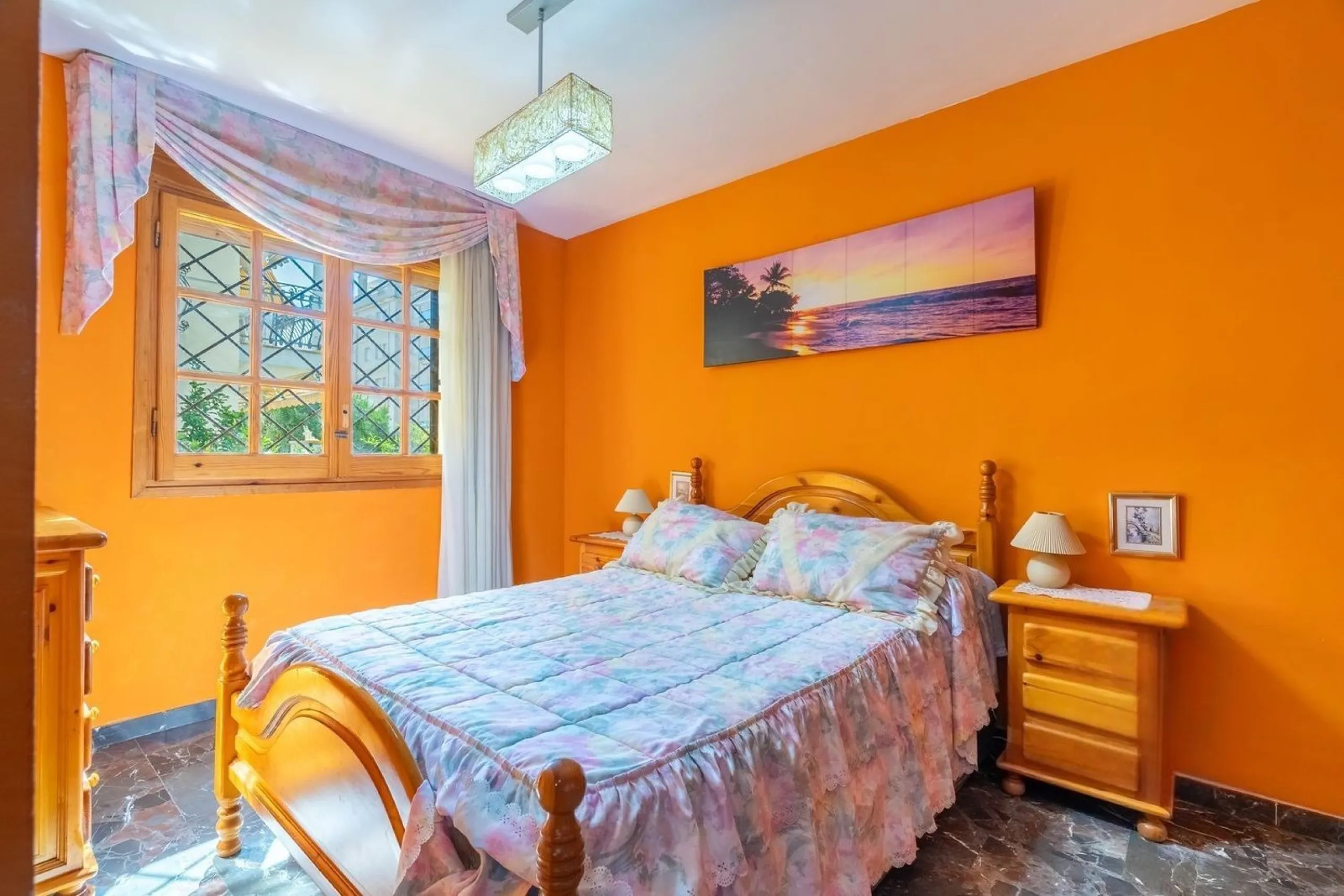 Ground-floor beachfront apartment with pool and parking in Calafell