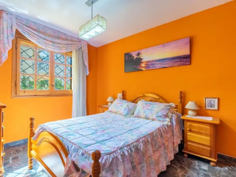 Ground-floor beachfront apartment with pool and parking in Calafell