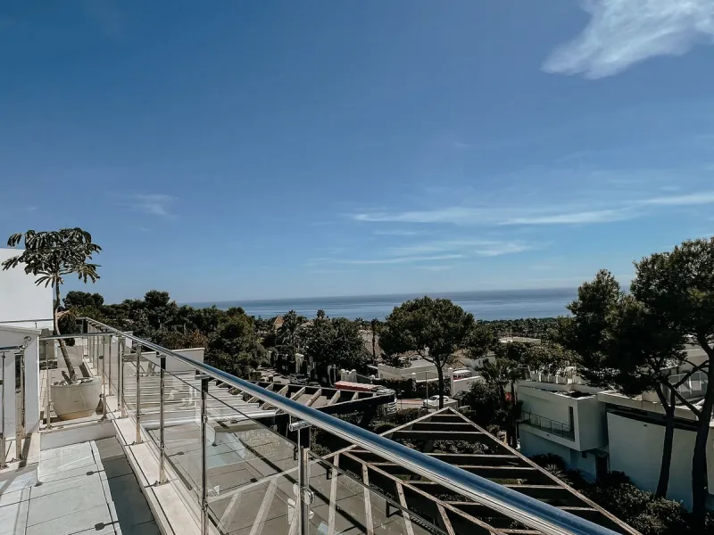 House - Townhouse в продаже в Marbella, Málaga. В доме 3 спален и 4 ванных комнат. Площадь дома 480 м²