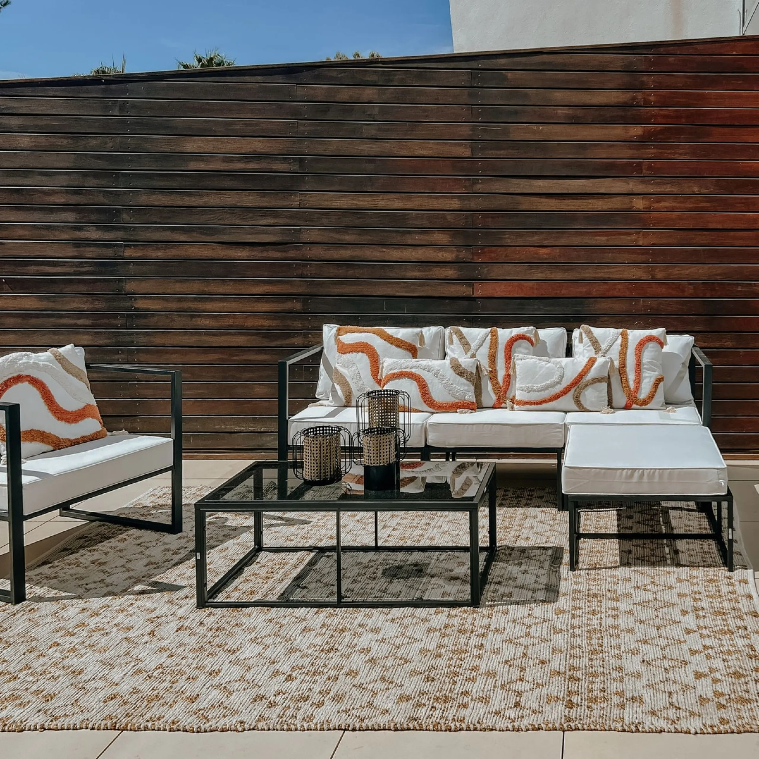 House - Townhouse в продаже в Marbella, Málaga. В доме 3 спален и 4 ванных комнат. Площадь дома 480 м²
