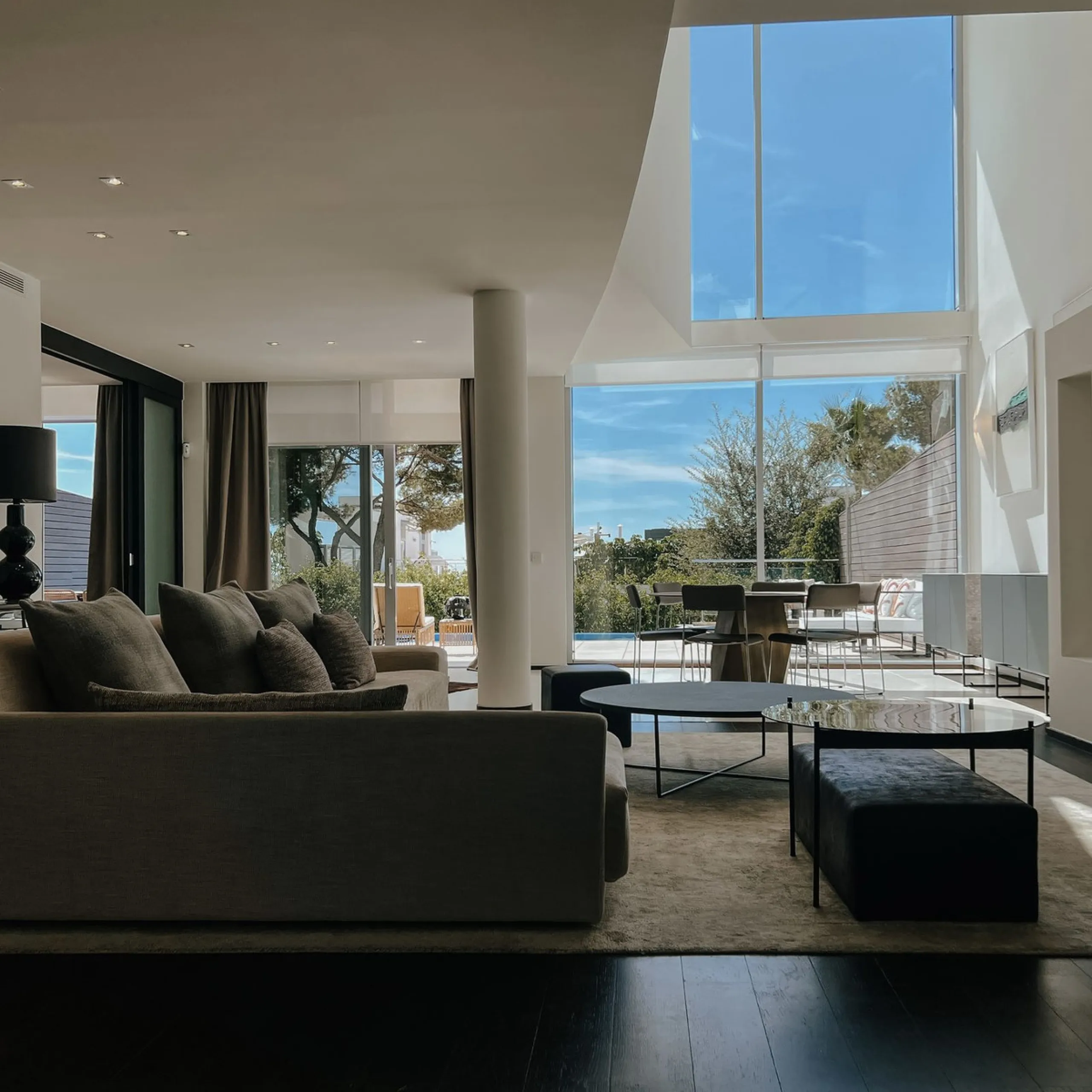 House - Townhouse в продаже в Marbella, Málaga. В доме 3 спален и 4 ванных комнат. Площадь дома 480 м²