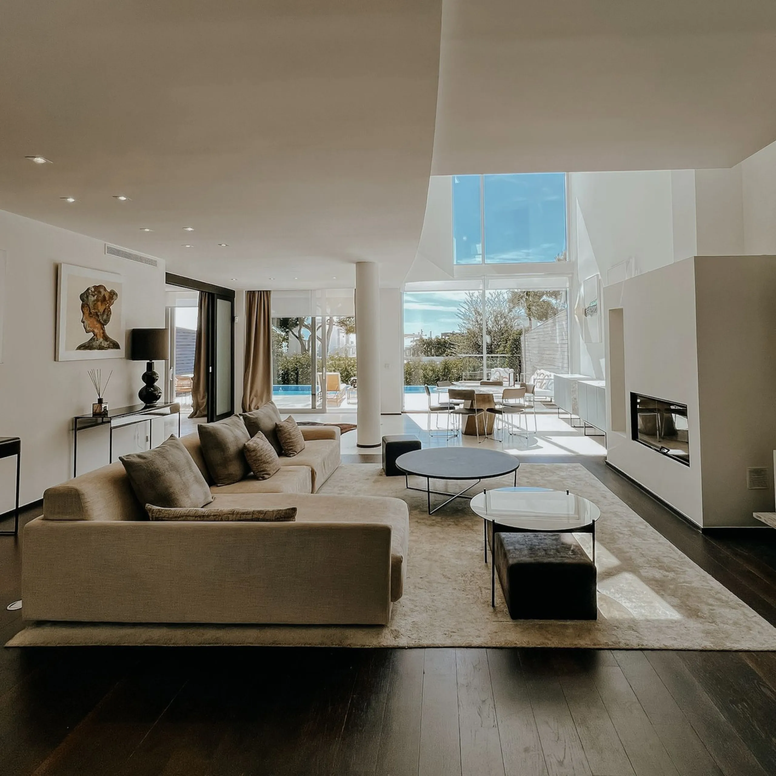 House - Townhouse в продаже в Marbella, Málaga. В доме 3 спален и 4 ванных комнат. Площадь дома 480 м²