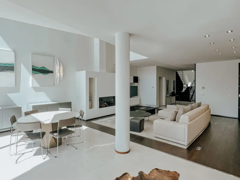 House - Townhouse в продаже в Marbella, Málaga. В доме 3 спален и 4 ванных комнат. Площадь дома 480 м²