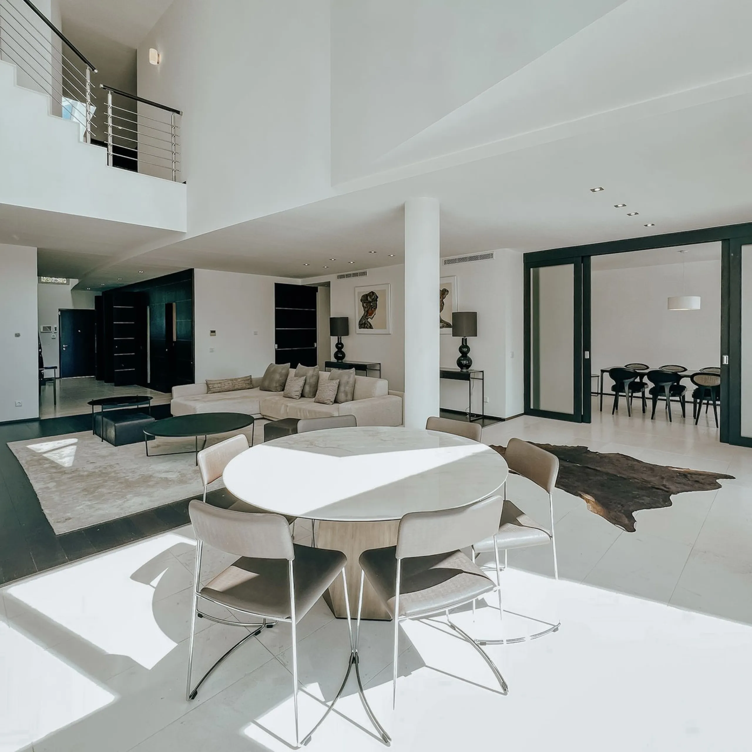 House - Townhouse в продаже в Marbella, Málaga. В доме 3 спален и 4 ванных комнат. Площадь дома 480 м²