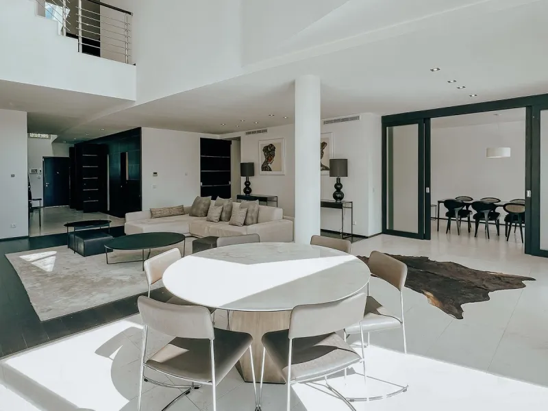 House - Townhouse в продаже в Marbella, Málaga. В доме 3 спален и 4 ванных комнат. Площадь дома 480 м²