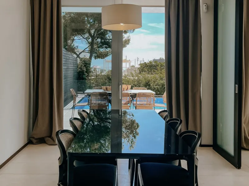 House - Townhouse в продаже в Marbella, Málaga. В доме 3 спален и 4 ванных комнат. Площадь дома 480 м²