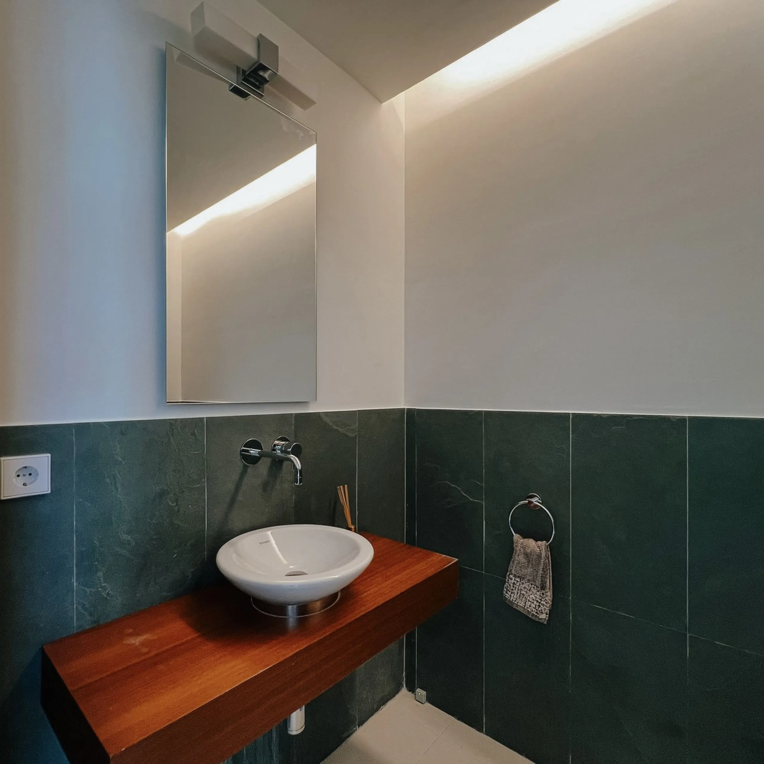 House - Townhouse в продаже в Marbella, Málaga. В доме 3 спален и 4 ванных комнат. Площадь дома 480 м²
