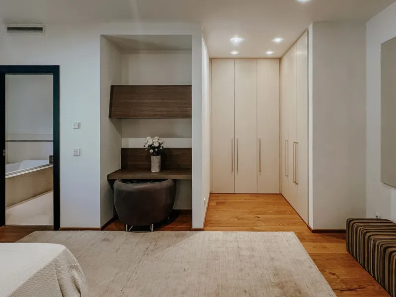 House - Townhouse в продаже в Marbella, Málaga. В доме 3 спален и 4 ванных комнат. Площадь дома 480 м²