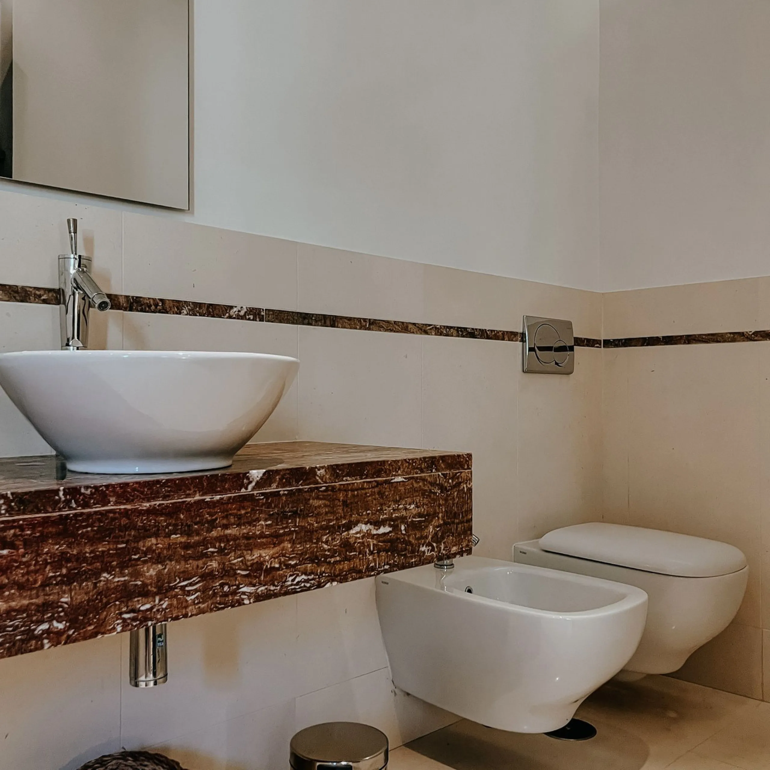 House - Townhouse в продаже в Marbella, Málaga. В доме 3 спален и 4 ванных комнат. Площадь дома 480 м²