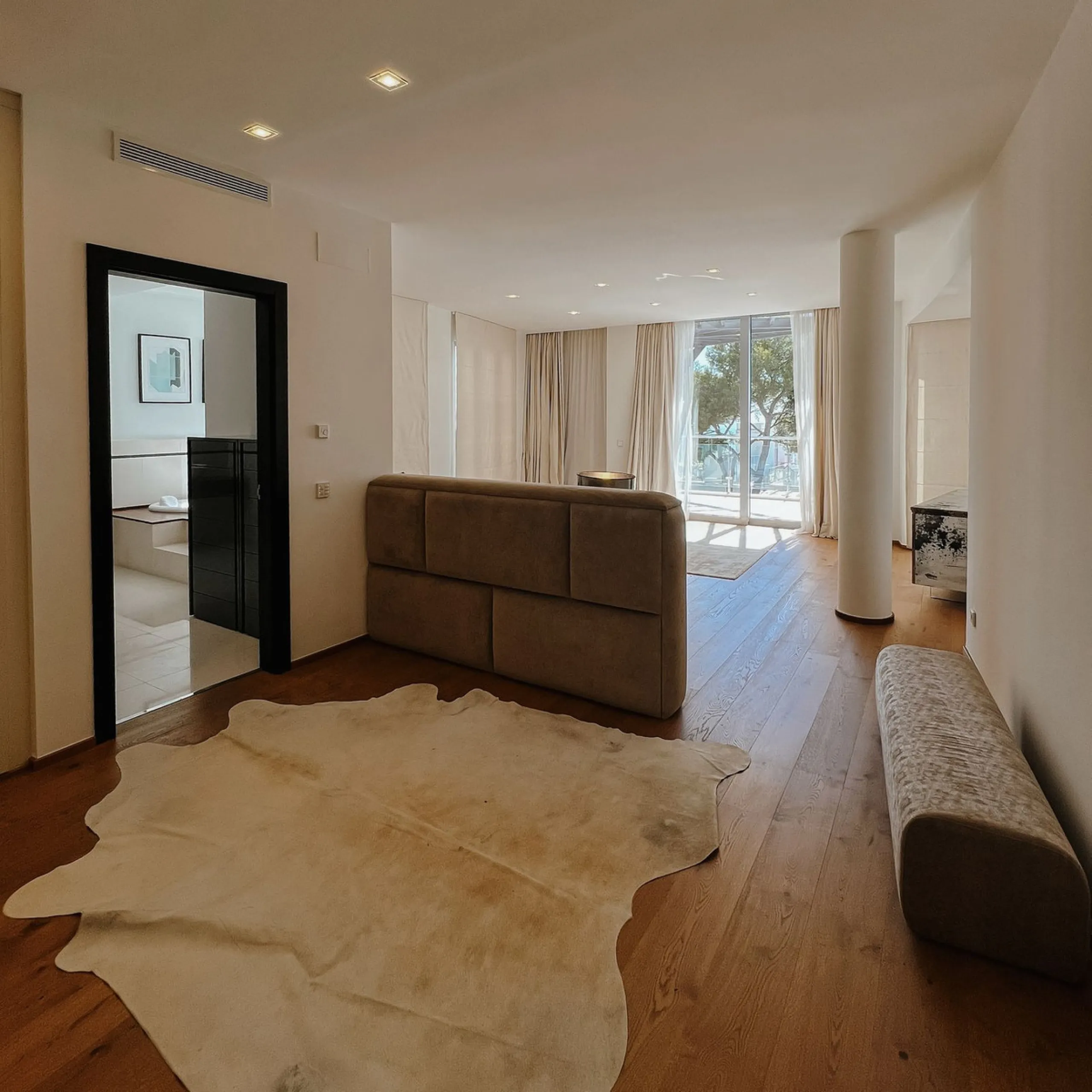House - Townhouse в продаже в Marbella, Málaga. В доме 3 спален и 4 ванных комнат. Площадь дома 480 м²