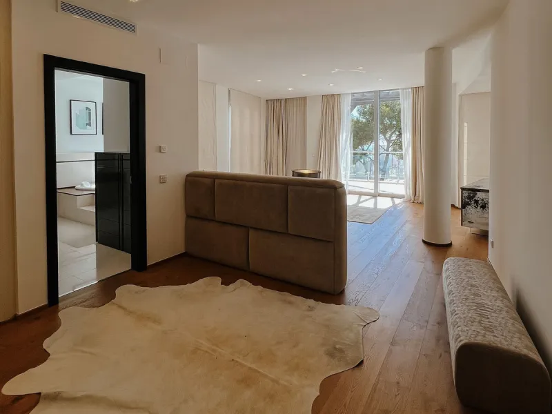 House - Townhouse в продаже в Marbella, Málaga. В доме 3 спален и 4 ванных комнат. Площадь дома 480 м²