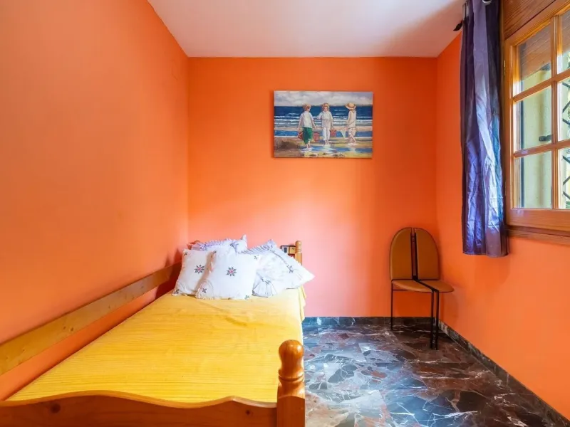 Ground-floor beachfront apartment with pool and parking in Calafell