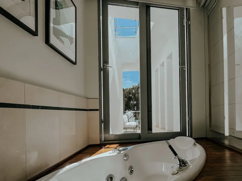 House - Townhouse в продаже в Marbella, Málaga. В доме 3 спален и 4 ванных комнат. Площадь дома 480 м²