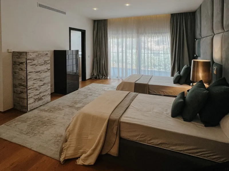 House - Townhouse в продаже в Marbella, Málaga. В доме 3 спален и 4 ванных комнат. Площадь дома 480 м²