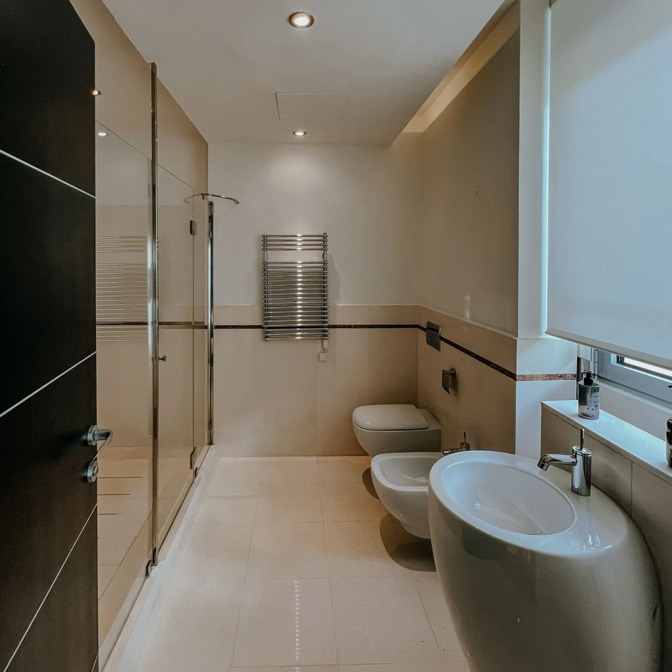 House - Townhouse в продаже в Marbella, Málaga. В доме 3 спален и 4 ванных комнат. Площадь дома 480 м²
