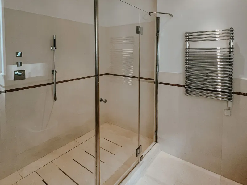 House - Townhouse в продаже в Marbella, Málaga. В доме 3 спален и 4 ванных комнат. Площадь дома 480 м²