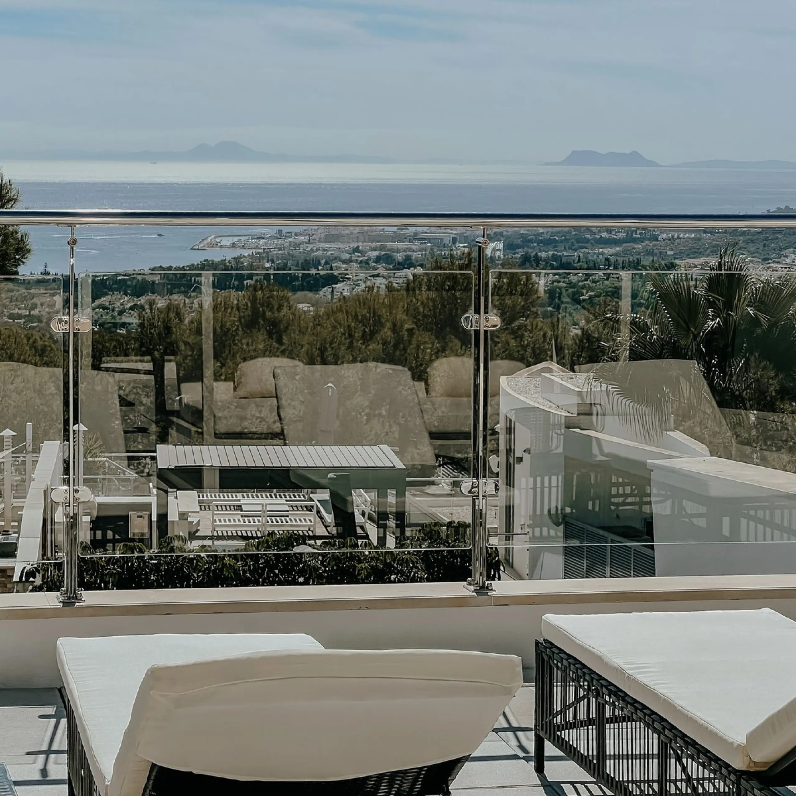 House - Townhouse в продаже в Marbella, Málaga. В доме 3 спален и 4 ванных комнат. Площадь дома 480 м²