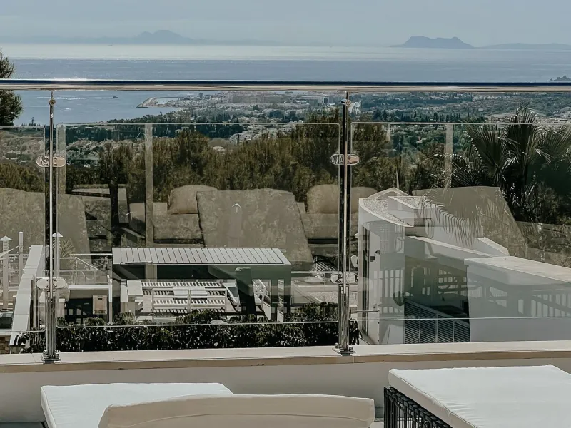 House - Townhouse в продаже в Marbella, Málaga. В доме 3 спален и 4 ванных комнат. Площадь дома 480 м²