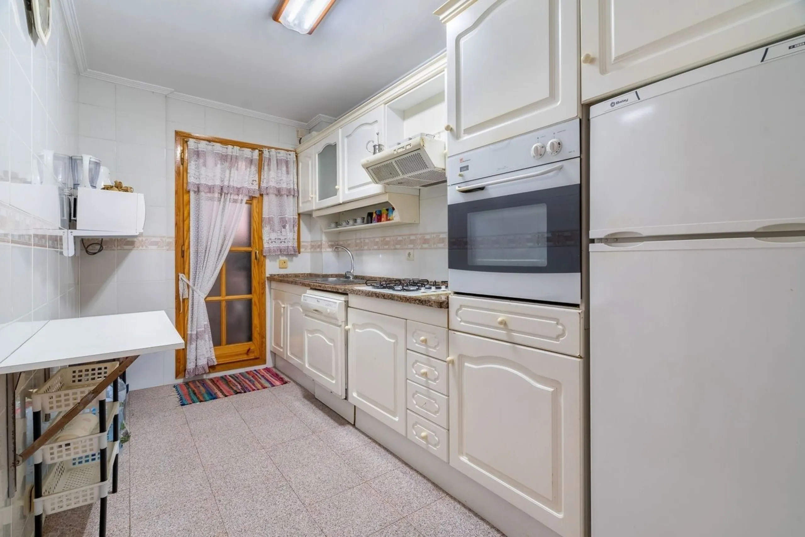 Ground-floor beachfront apartment with pool and parking in Calafell