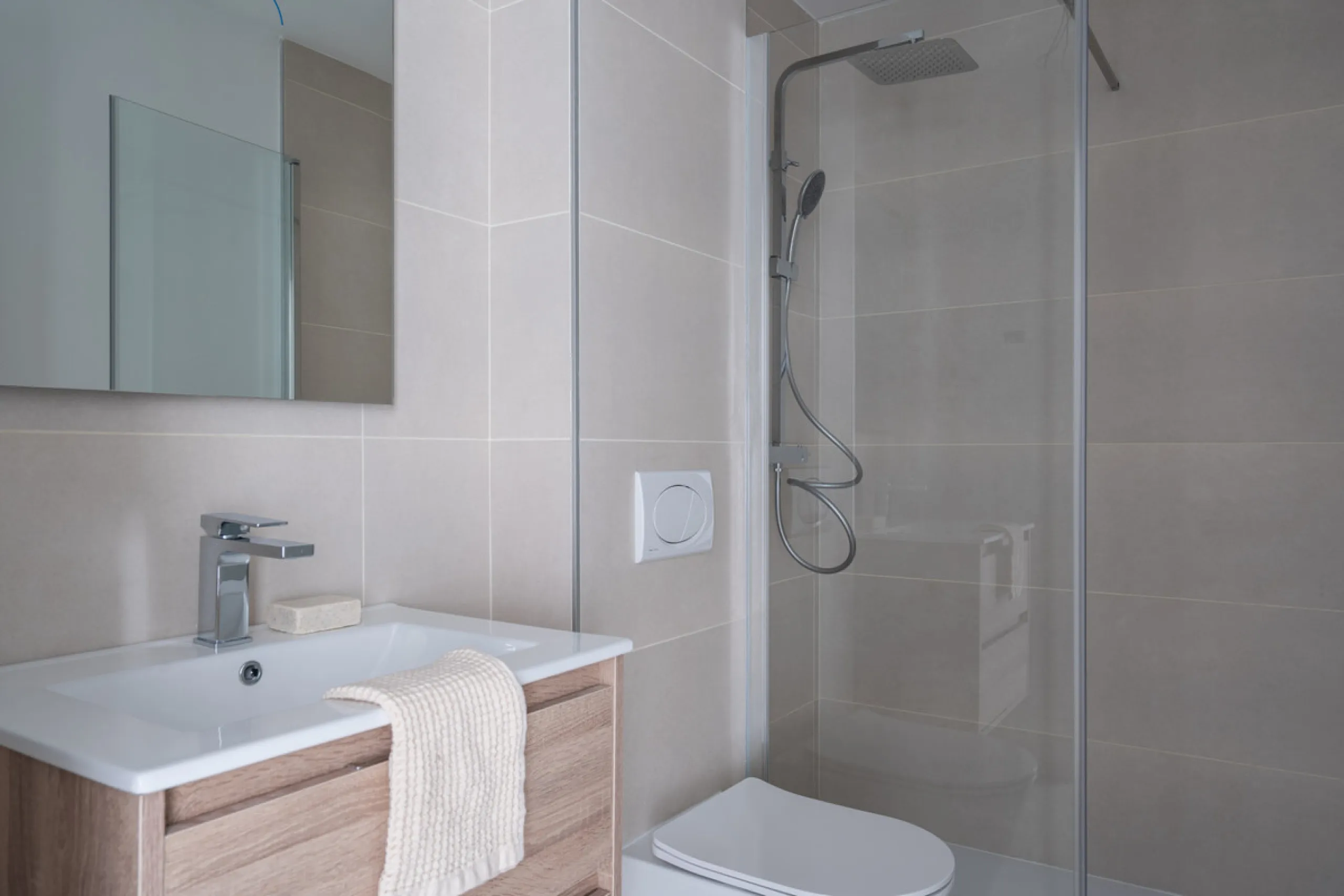 Apartment - Middle Floor Apartment в продаже в Fuengirola, Málaga. В доме 2 спален и 2 ванных комнат. Площадь дома 83 м²