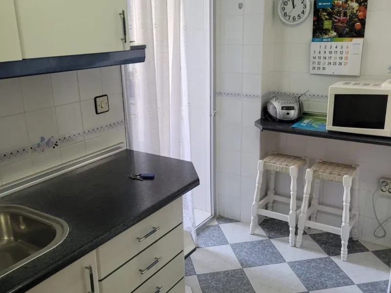 Apartment - Ground Floor Apartment в продаже в Torremolinos, Málaga. В доме 3 спален и 2 ванных комнат. Площадь дома 80 м²
