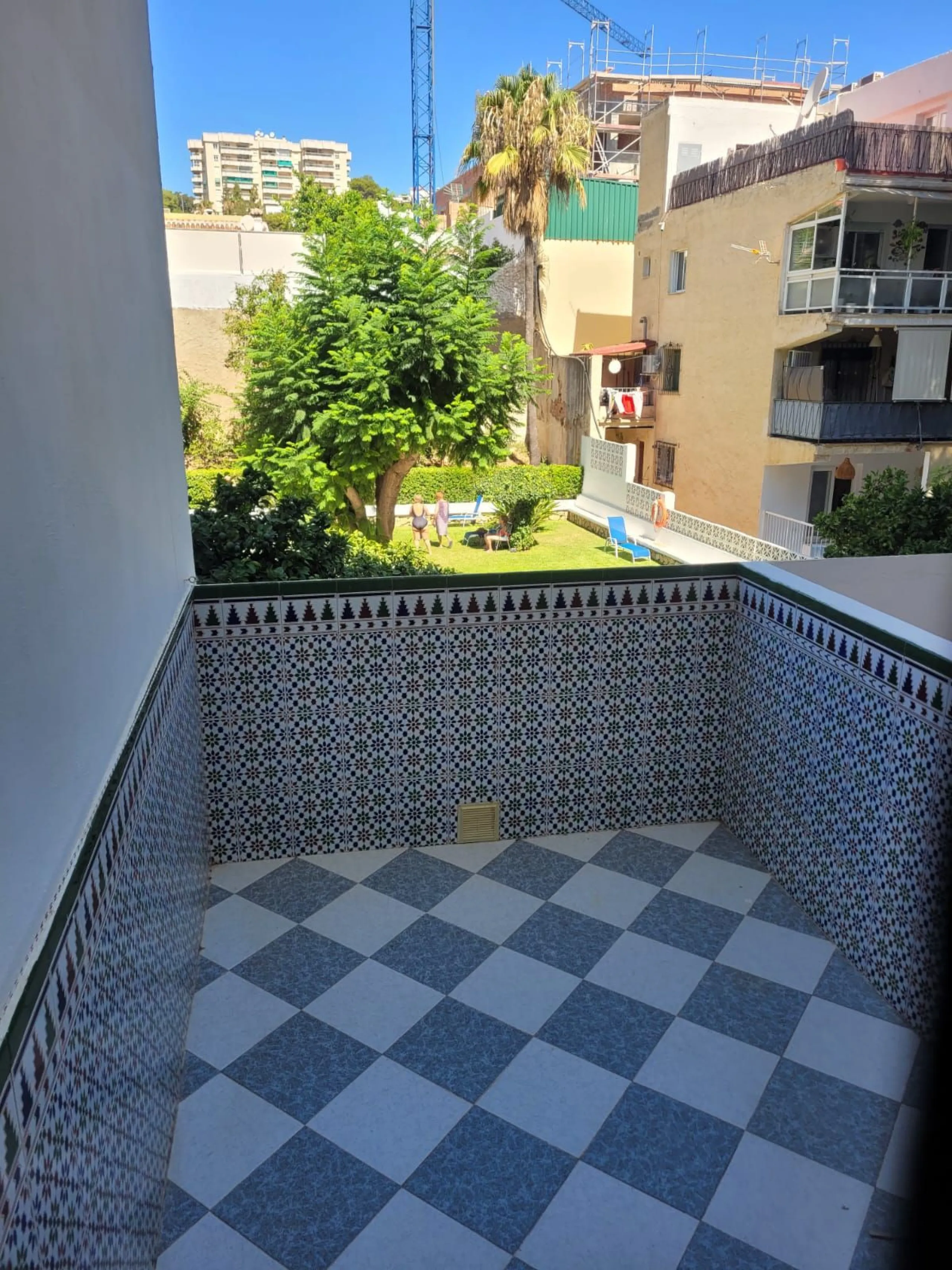 Apartment - Ground Floor Apartment в продаже в Torremolinos, Málaga. В доме 3 спален и 2 ванных комнат. Площадь дома 80 м²