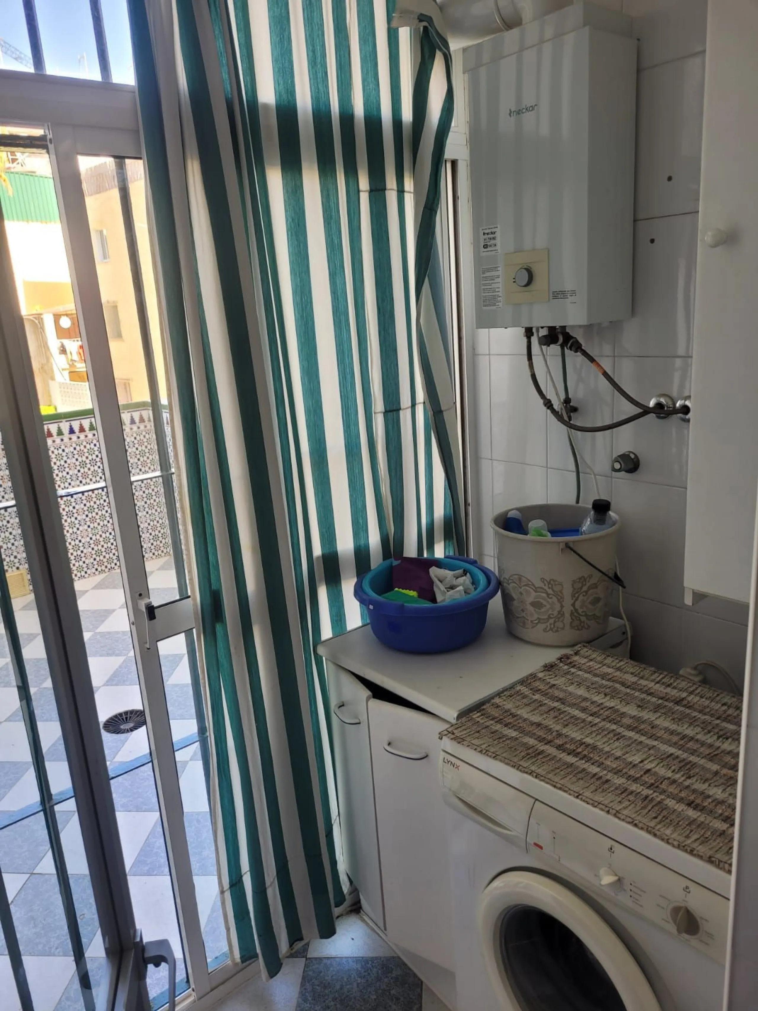 Apartment - Ground Floor Apartment в продаже в Torremolinos, Málaga. В доме 3 спален и 2 ванных комнат. Площадь дома 80 м²