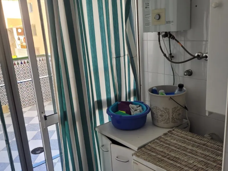 Apartment - Ground Floor Apartment в продаже в Torremolinos, Málaga. В доме 3 спален и 2 ванных комнат. Площадь дома 80 м²