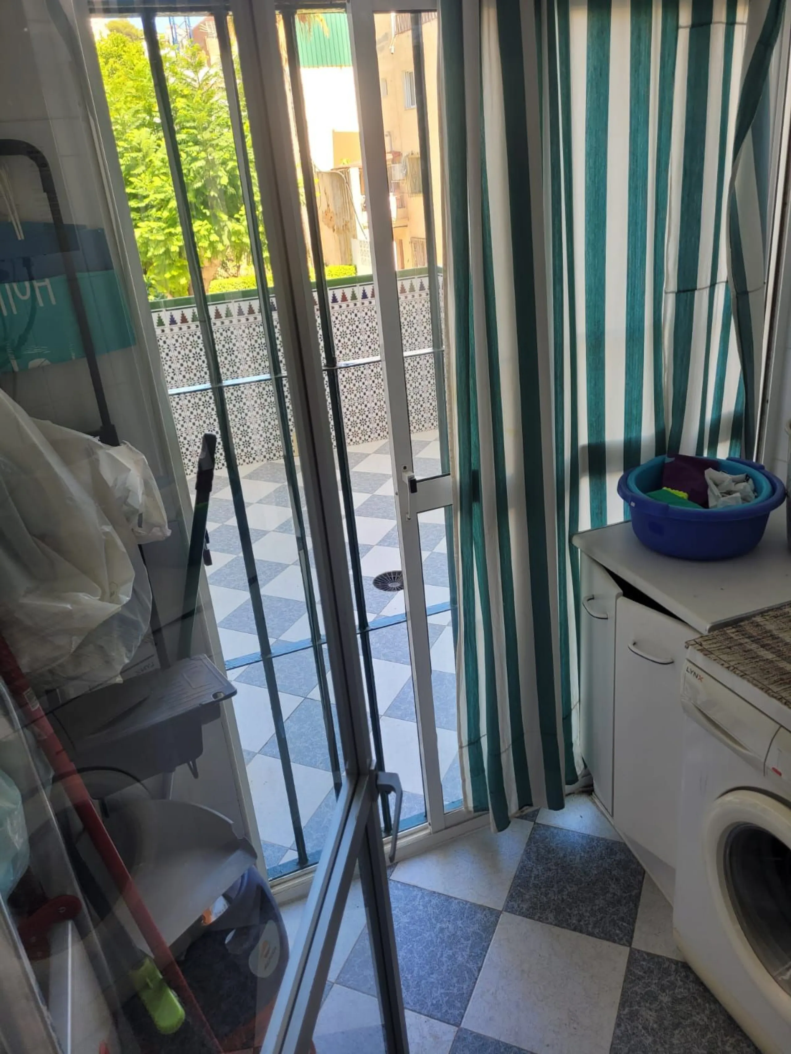 Apartment - Ground Floor Apartment в продаже в Torremolinos, Málaga. В доме 3 спален и 2 ванных комнат. Площадь дома 80 м²