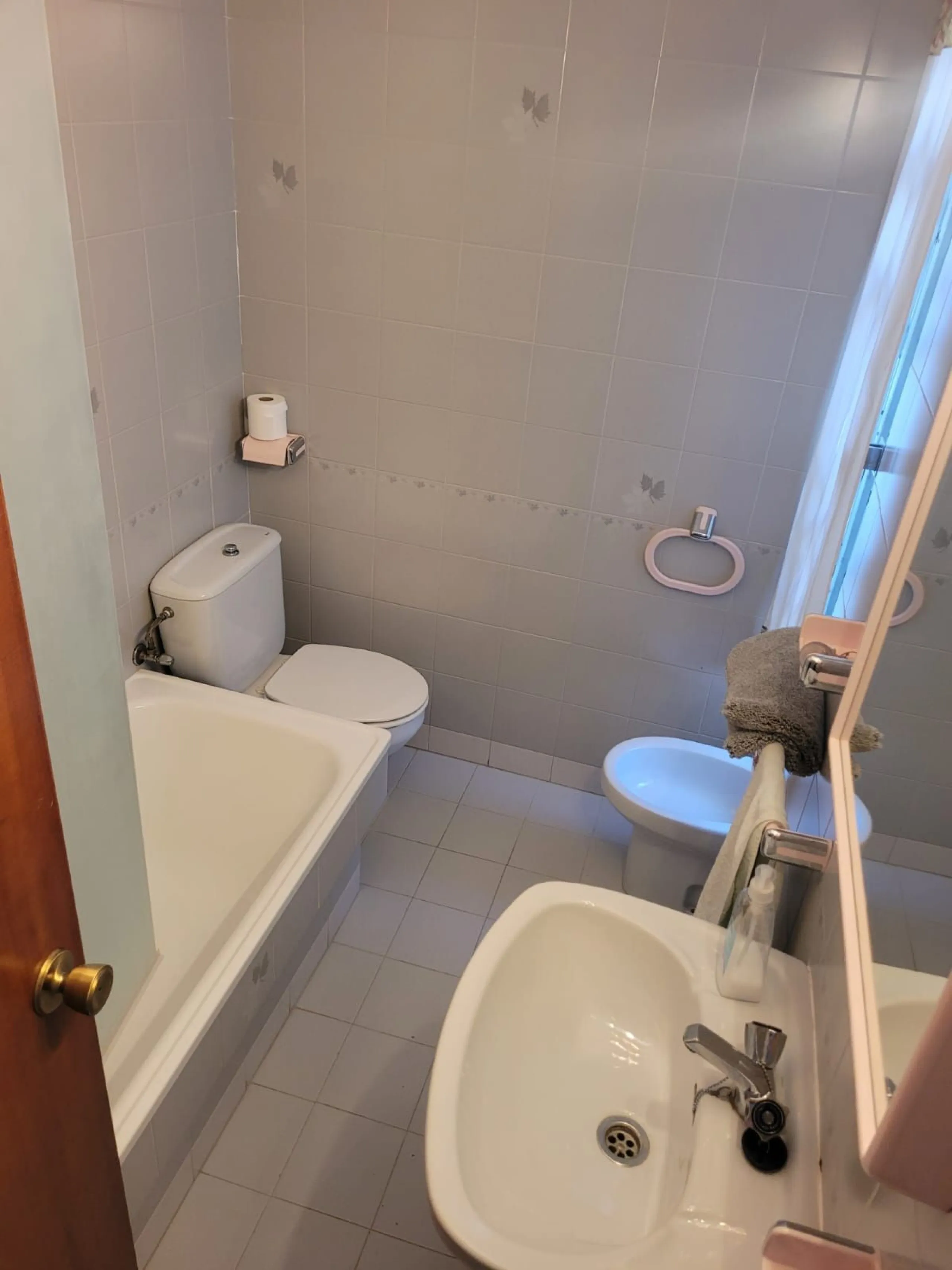 Apartment - Ground Floor Apartment в продаже в Torremolinos, Málaga. В доме 3 спален и 2 ванных комнат. Площадь дома 80 м²
