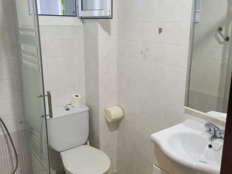 Apartment - Ground Floor Apartment в продаже в Torremolinos, Málaga. В доме 3 спален и 2 ванных комнат. Площадь дома 80 м²