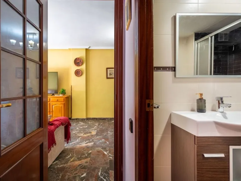 Ground-floor beachfront apartment with pool and parking in Calafell
