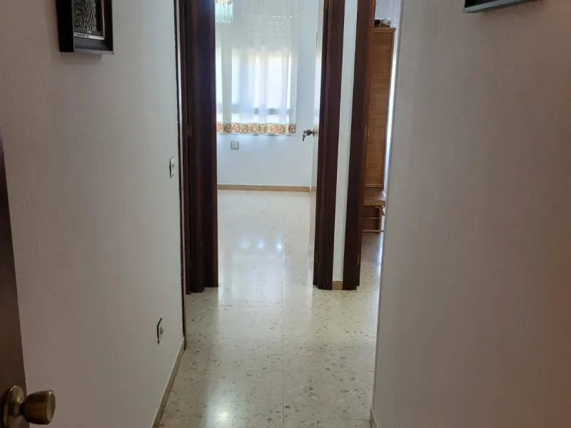 Apartment - Ground Floor Apartment в продаже в Torremolinos, Málaga. В доме 3 спален и 2 ванных комнат. Площадь дома 80 м²