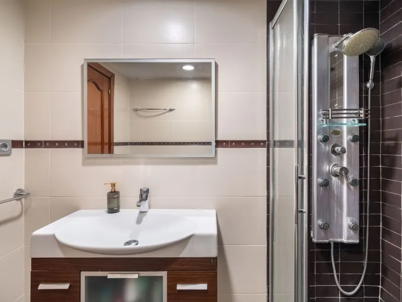 Ground-floor beachfront apartment with pool and parking in Calafell