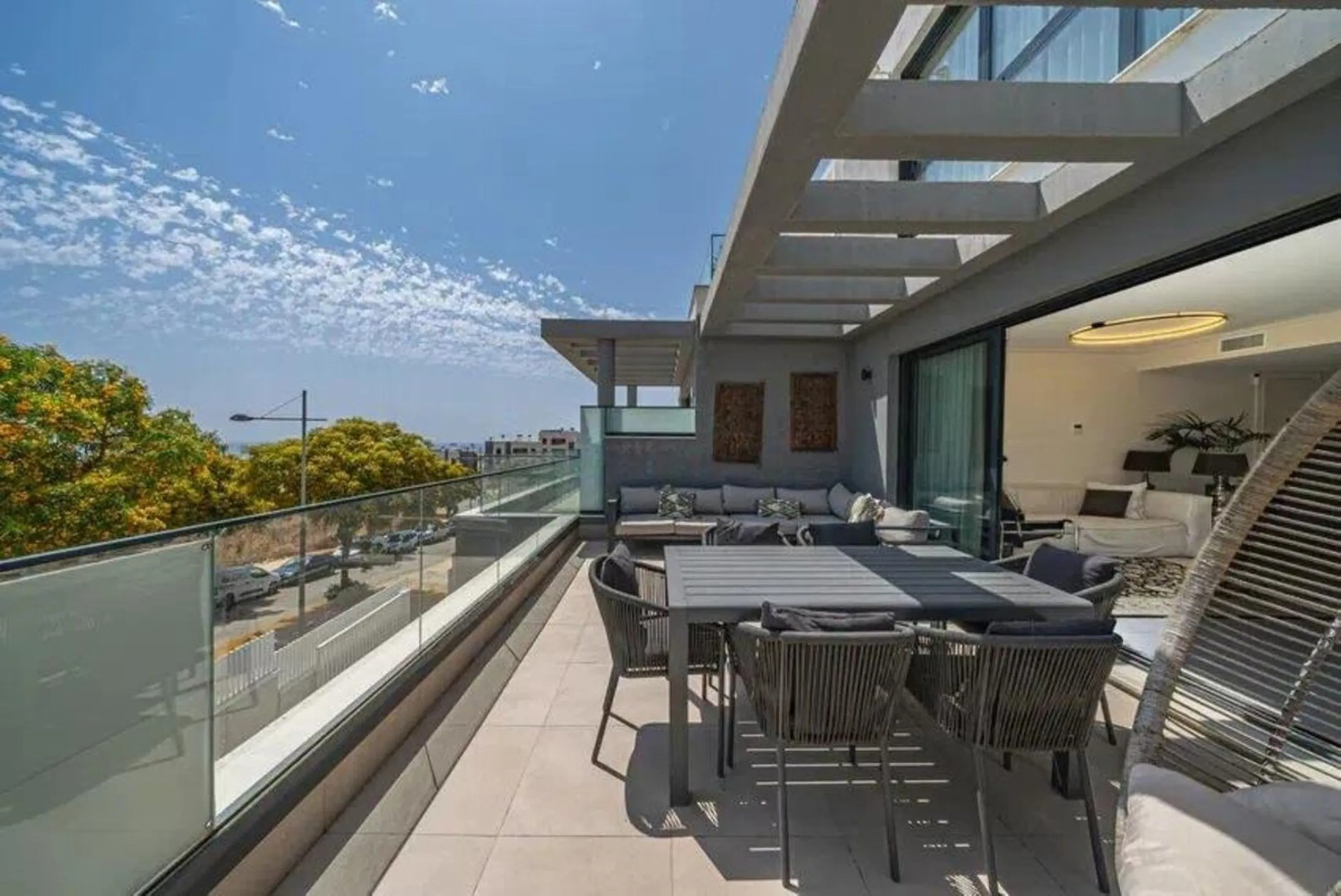 Spacious 3-Bedroom Apartment in the Prestigious Las Mesas Urbanization, Estepona