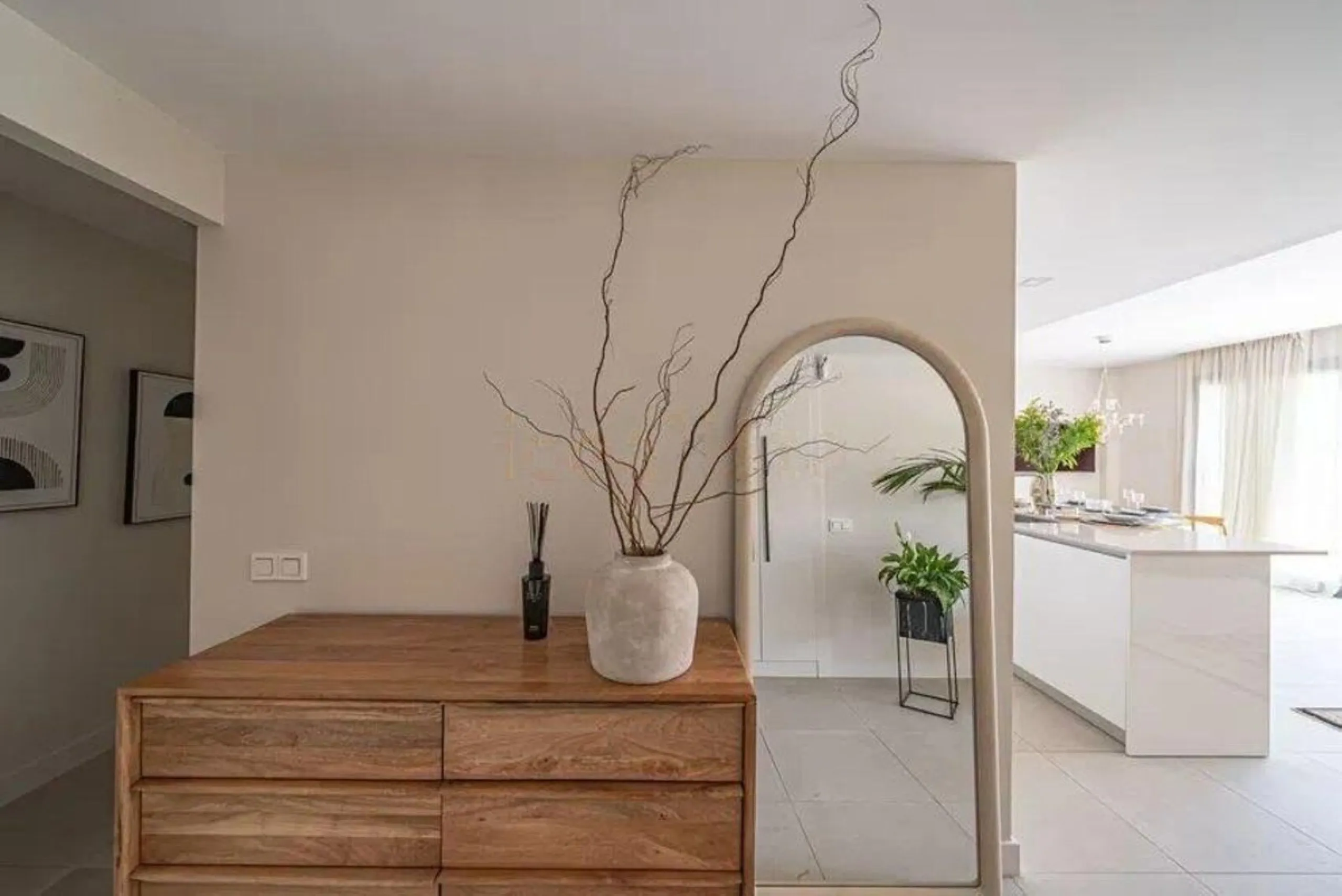 Spacious 3-Bedroom Apartment in the Prestigious Las Mesas Urbanization, Estepona