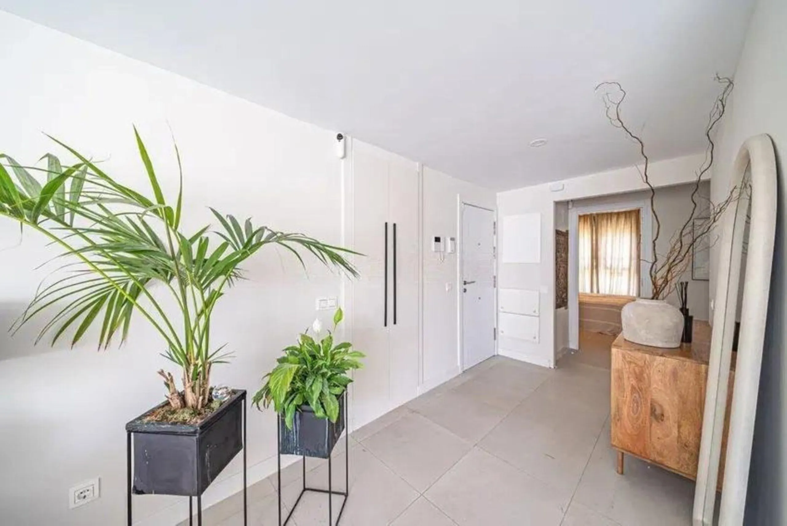 Spacious 3-Bedroom Apartment in the Prestigious Las Mesas Urbanization, Estepona