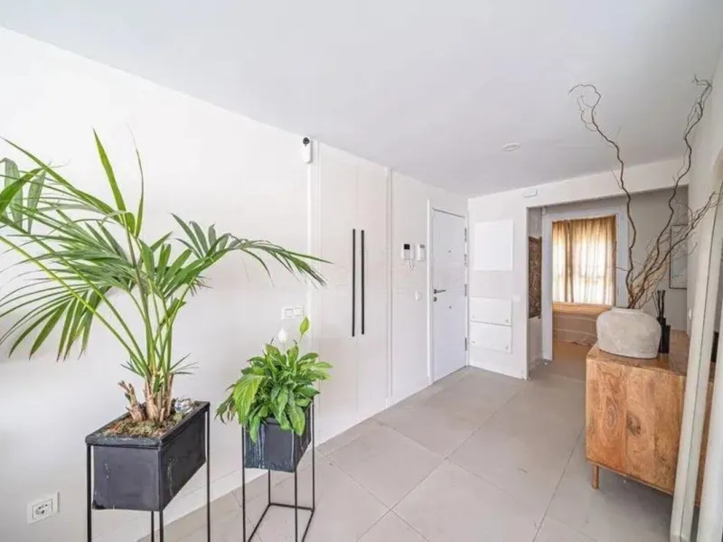 Spacious 3-Bedroom Apartment in the Prestigious Las Mesas Urbanization, Estepona