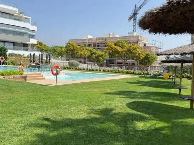 Spacious 3-Bedroom Apartment in the Prestigious Las Mesas Urbanization, Estepona